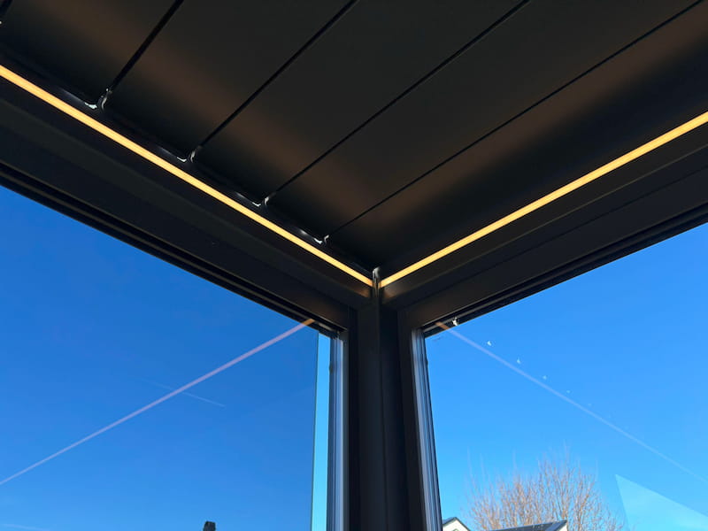 Pergola ledlys i varm gul Innvendig elektrisk LED-strip lys med valg mellom kald hvit eller varm gul